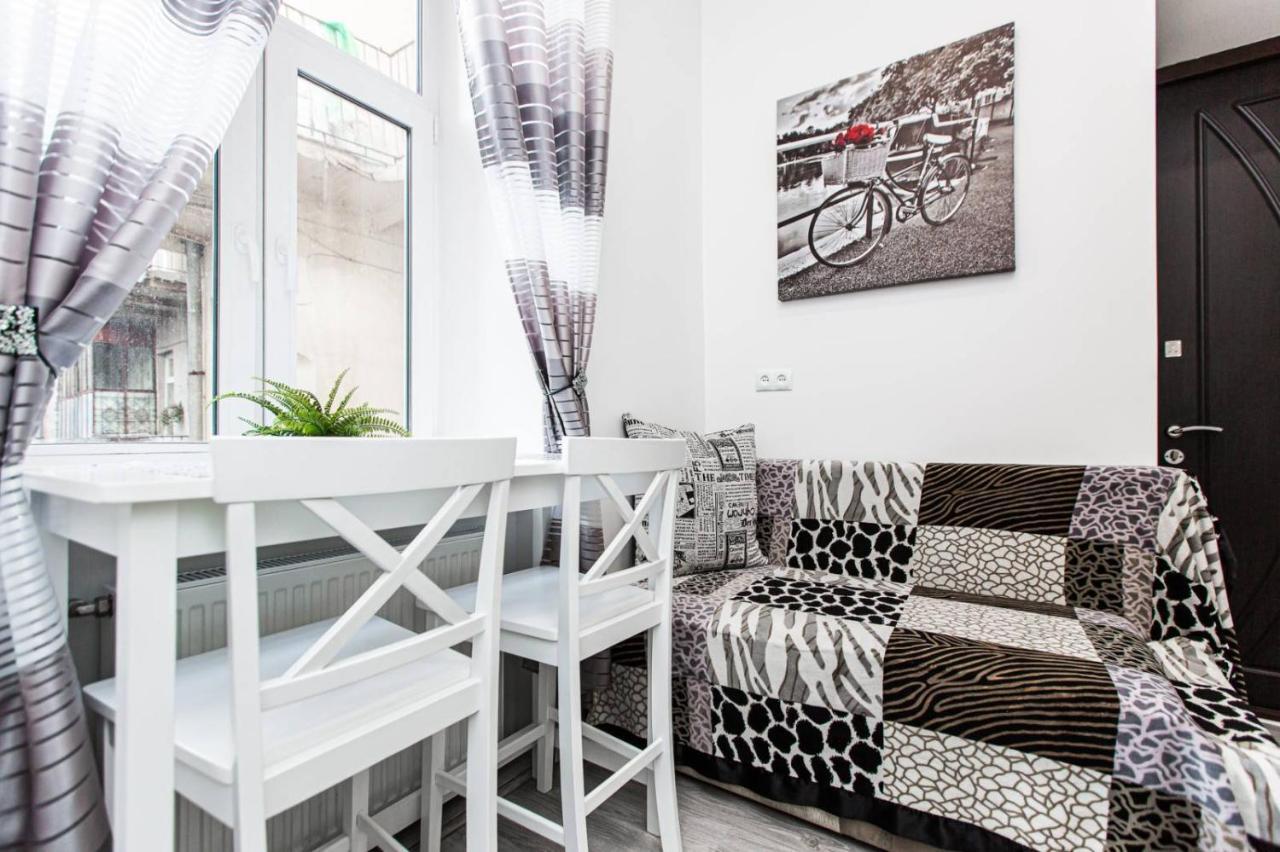 Однокомнатная Форум-центр Apartment Лвив Екстериор снимка