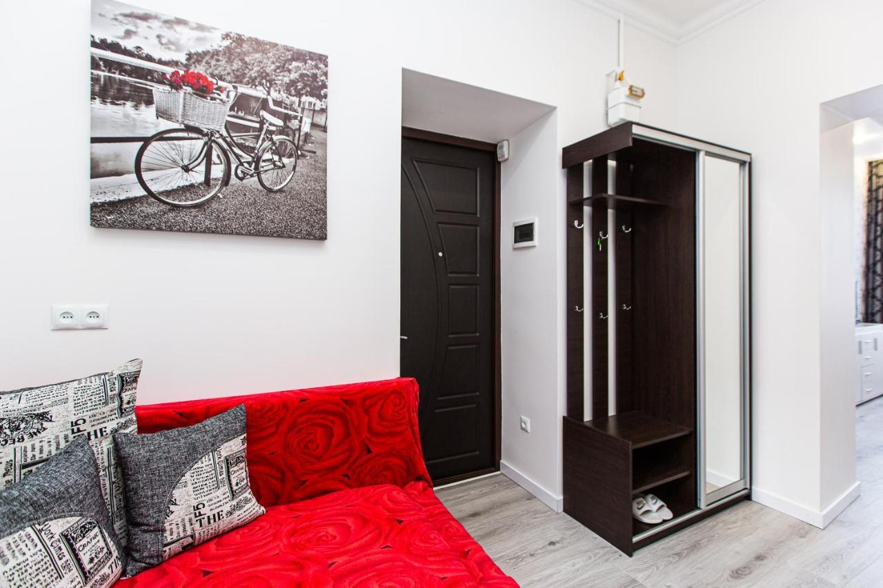 Однокомнатная Форум-центр Apartment Лвив Екстериор снимка